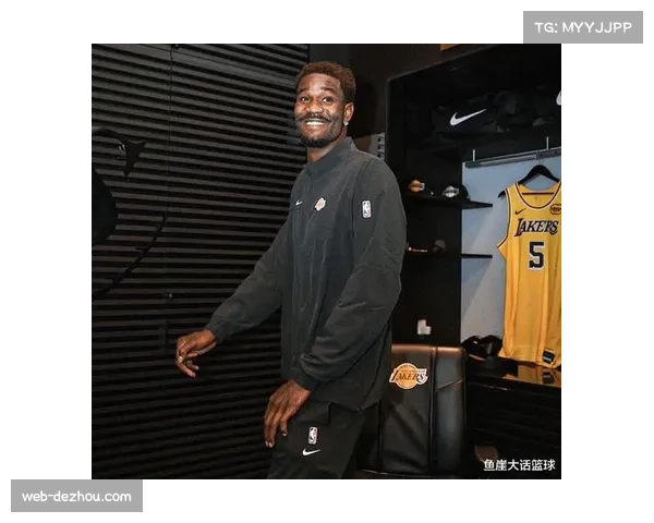 艾顿湖人首秀仅得1分8篮板表现平平 球迷期待其更大贡献